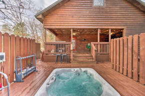 Little Bears Pond Broken Bow Cabin with Hot Tub!